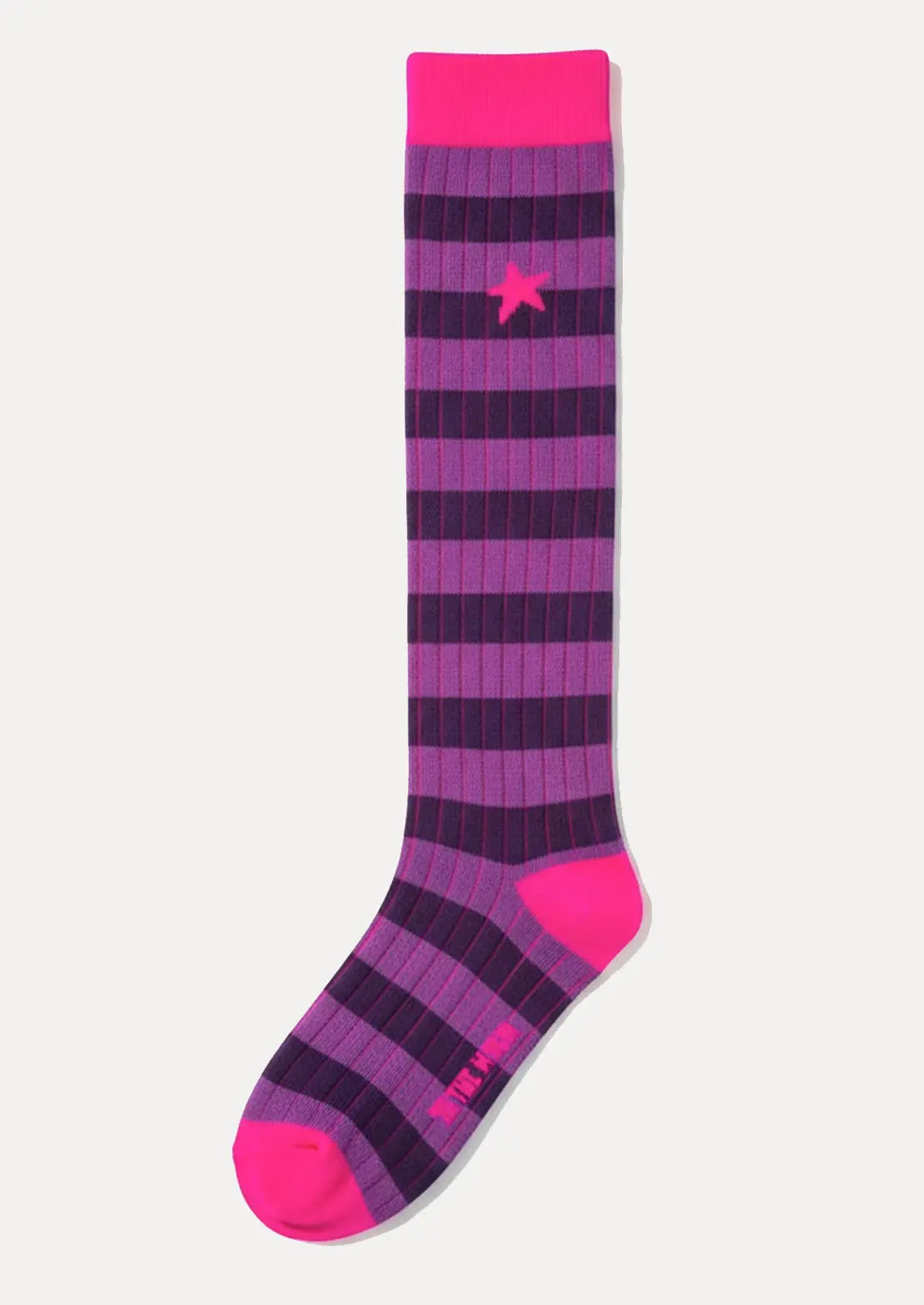Calcetines de To the Moon de caña alta de canalé con rayas moradas y lila con estrella rosa flúor.