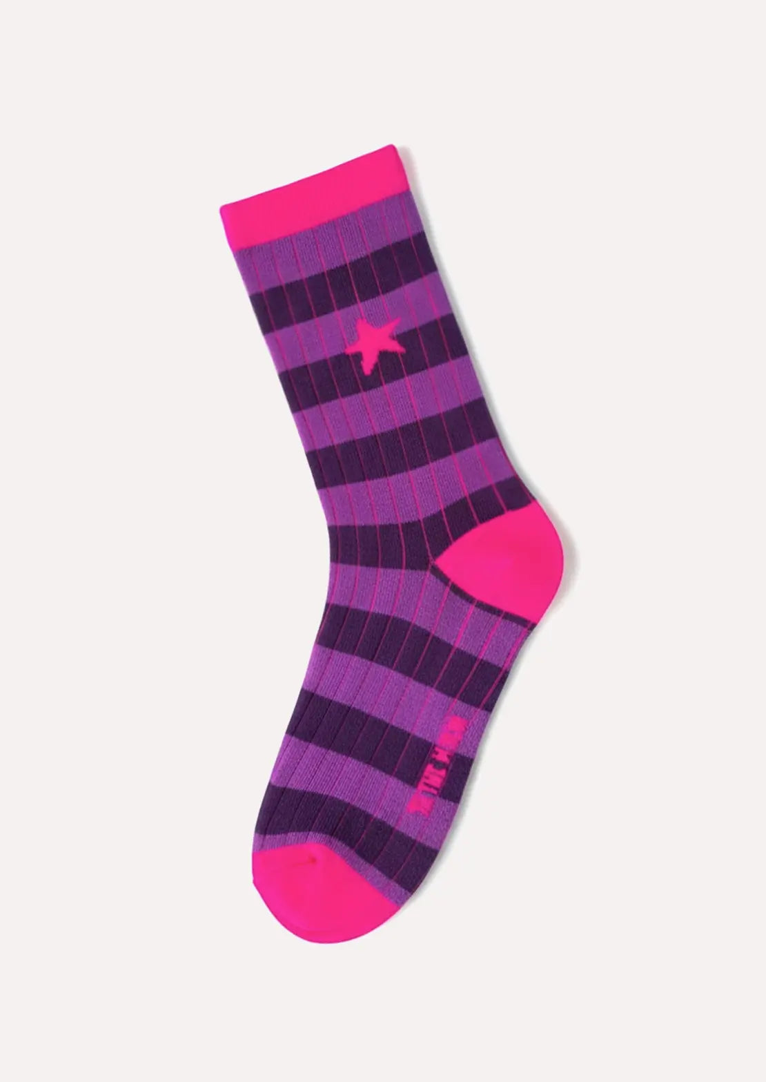 Calcetines de To the Moon de caña baja de canalé y rayas berry con estrella y rosa flúor.
