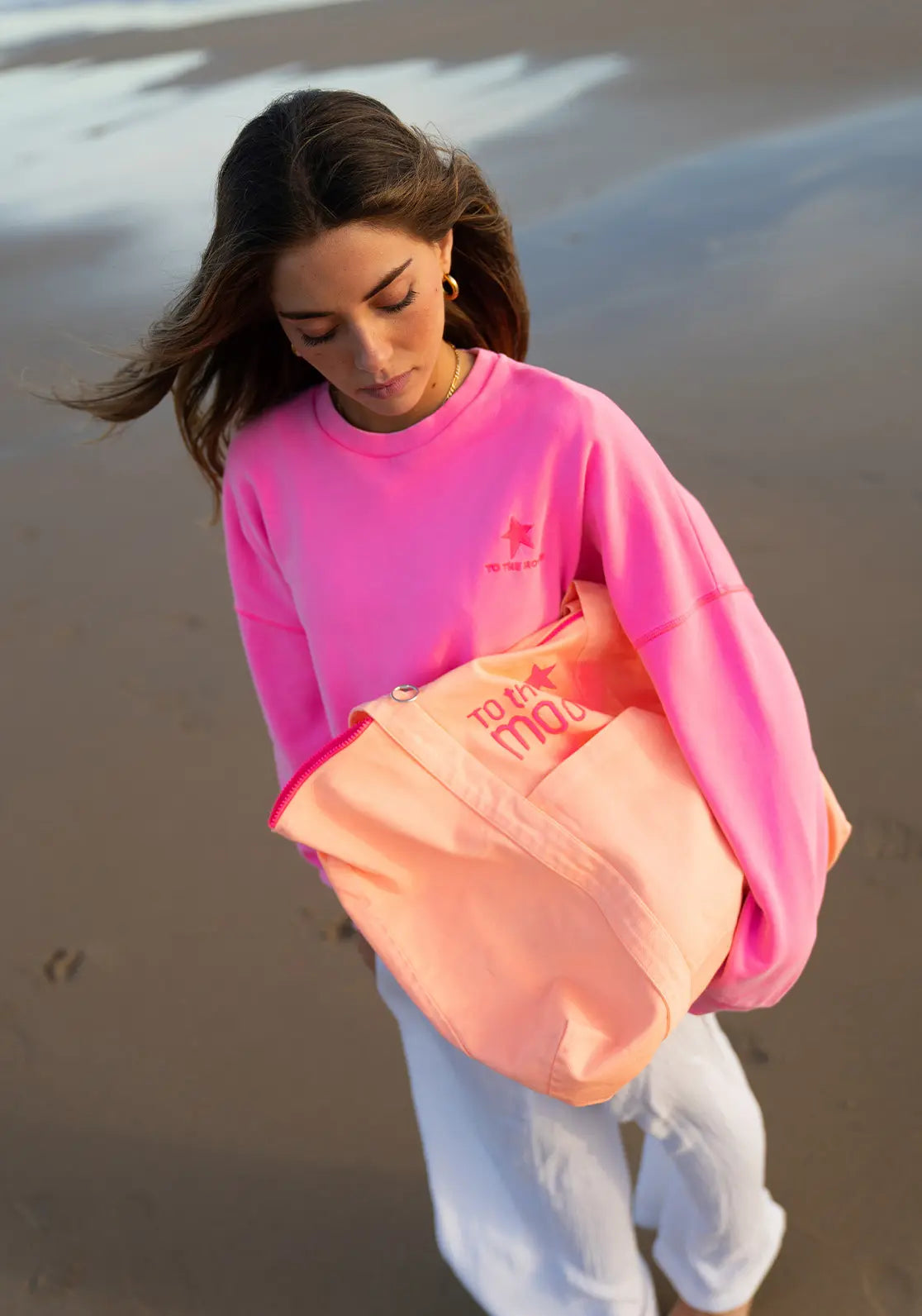 Sweat Star Neon Pink de To the Moon para adolescentes. Sudaderas con colores flúor.