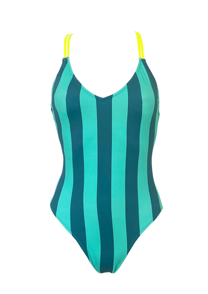 bañador de rayas verticales azules con tirantas cruzadas amarillo flúor. Un traje de baño para mujer juvenil. Verano 2023